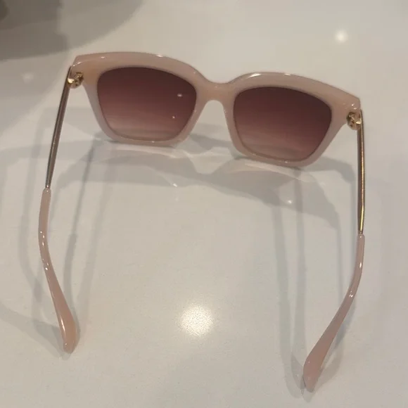 Diff “Bella” Sunglasses - Picture 3 of 4